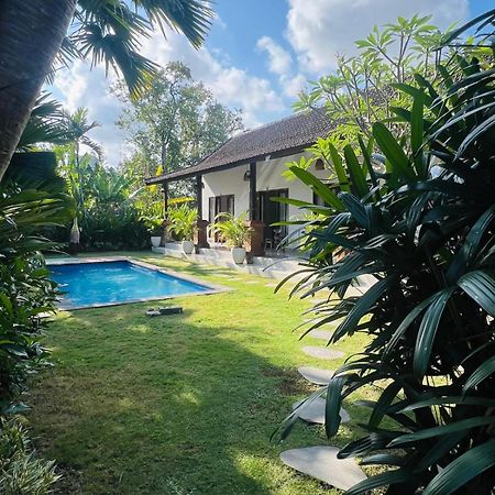Wiryaroja Guest House Canggu Εξωτερικό φωτογραφία