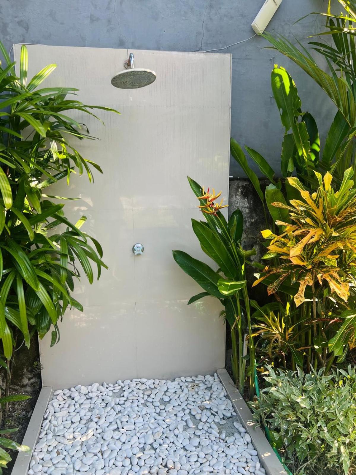 Wiryaroja Guest House Canggu Εξωτερικό φωτογραφία