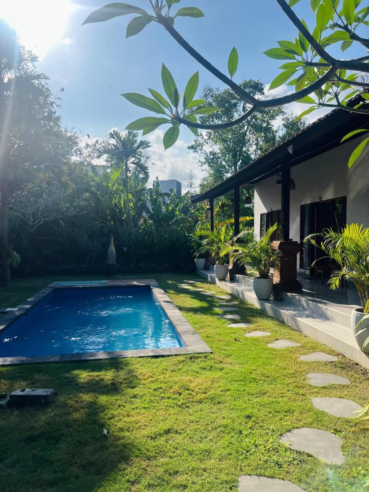 Wiryaroja Guest House Canggu Εξωτερικό φωτογραφία
