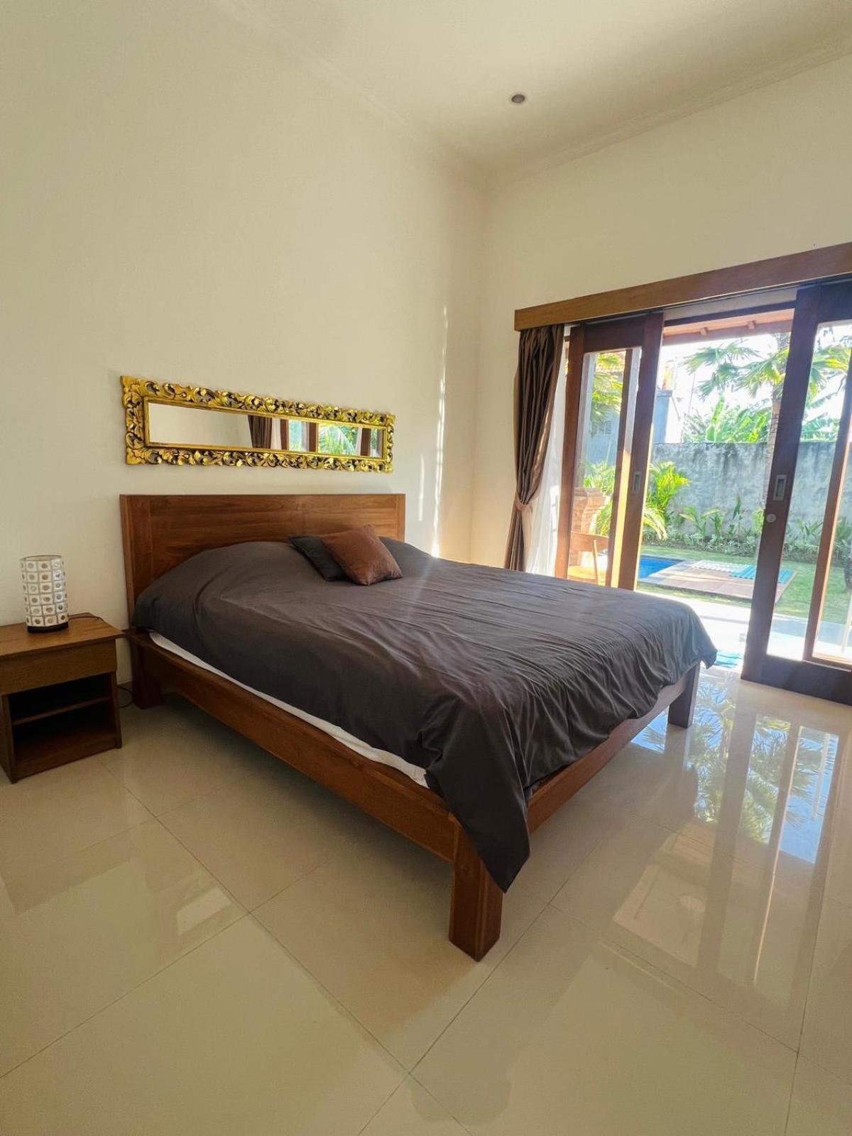 Wiryaroja Guest House Canggu Εξωτερικό φωτογραφία