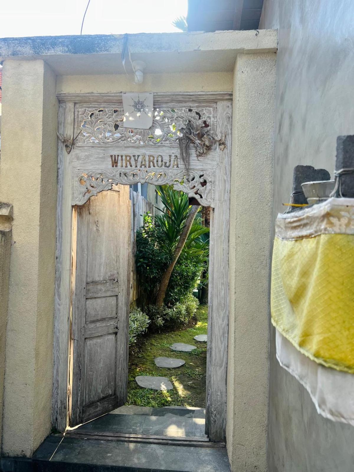 Wiryaroja Guest House Canggu Εξωτερικό φωτογραφία