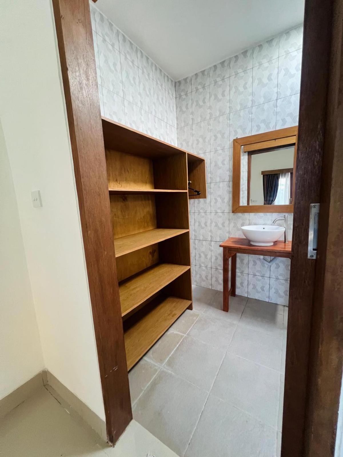 Wiryaroja Guest House Canggu Εξωτερικό φωτογραφία